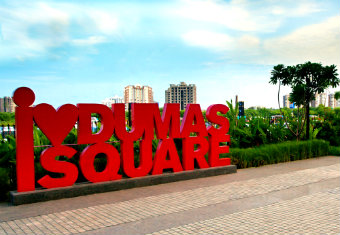 I Love Dumas Square